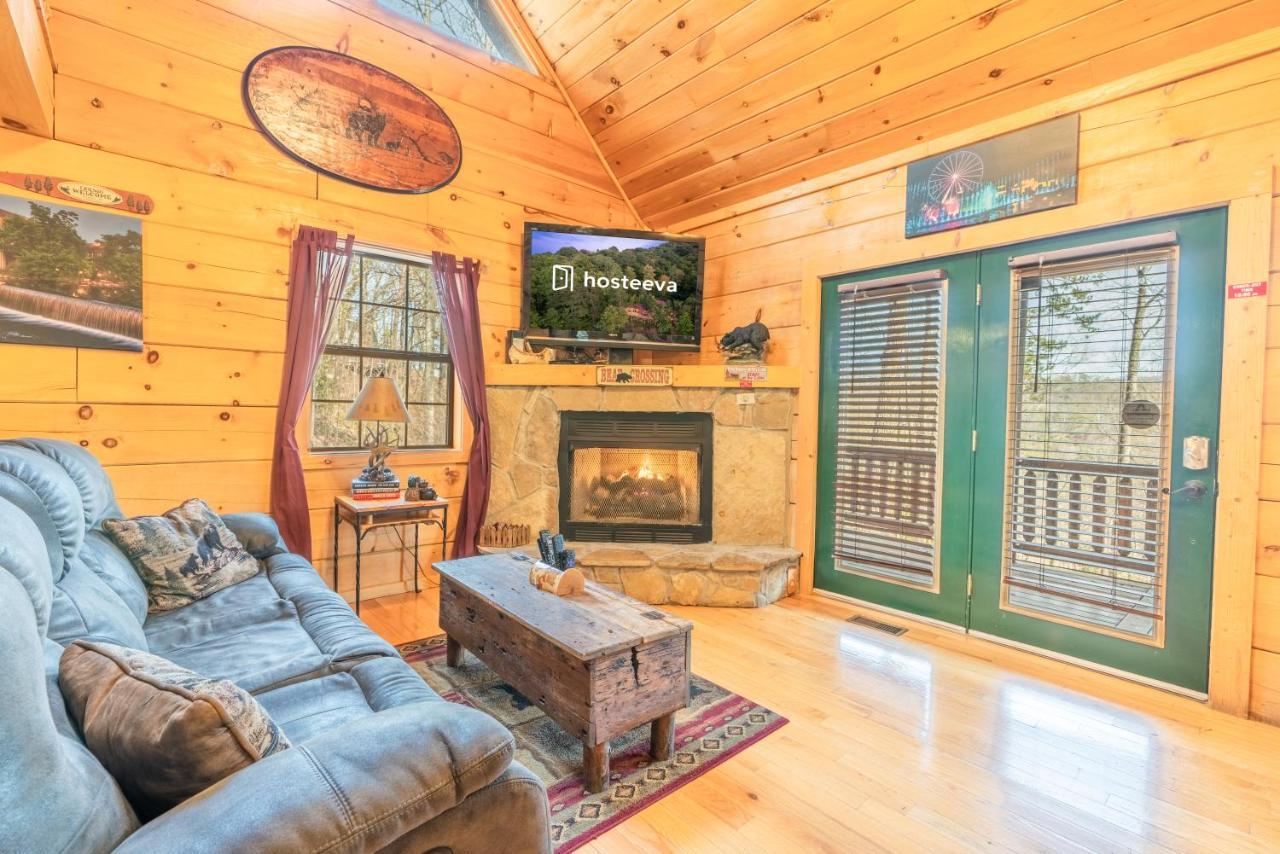 Moonshine Ridge Cabin With Hot Tub And Fire Pit Pigeon Forge Exterior foto